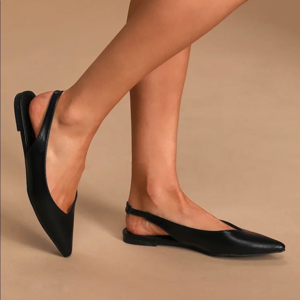 Lulus point toe flats size 5.5